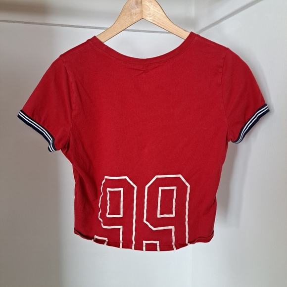 Hollister | red preppy cropped women's t shirt - Picture 5 of 11